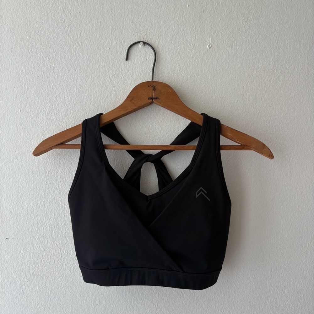 Black Cross Back Tie Sports Bra Size M Adjustable Hook Closure – Gently Used